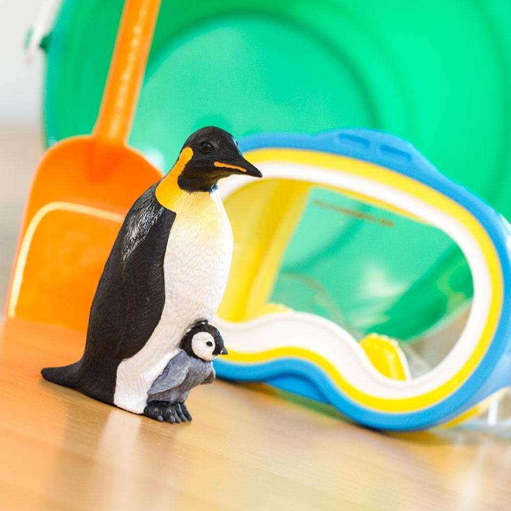 Emperor Penguin with Baby Toy | Incredible Creatures | Safari Ltd®