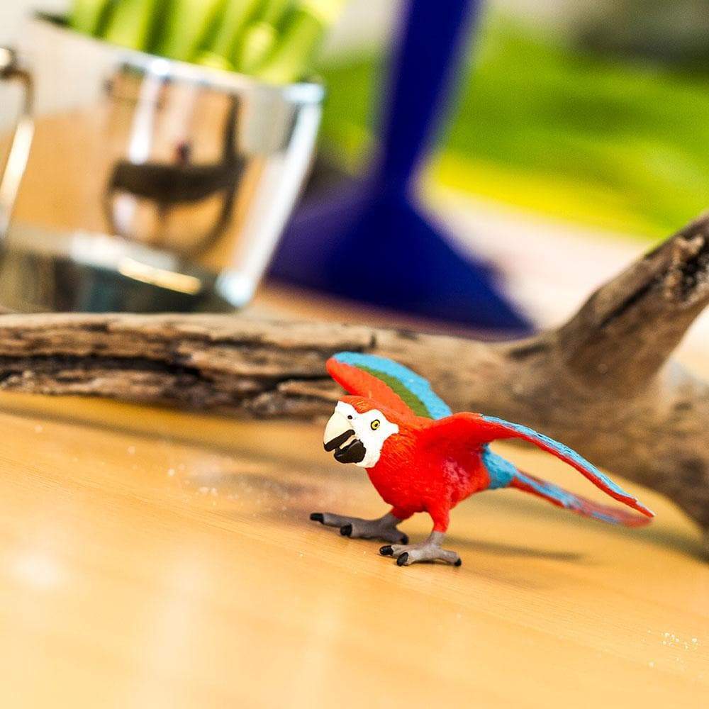 Green-winged Macaw Toy | Wildlife Animal Toys | Safari Ltd.