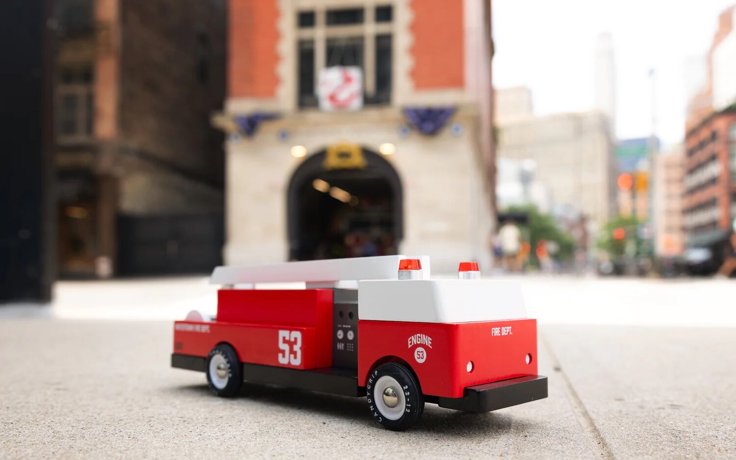 Engine 53 Firetruck |  | Safari Ltd®