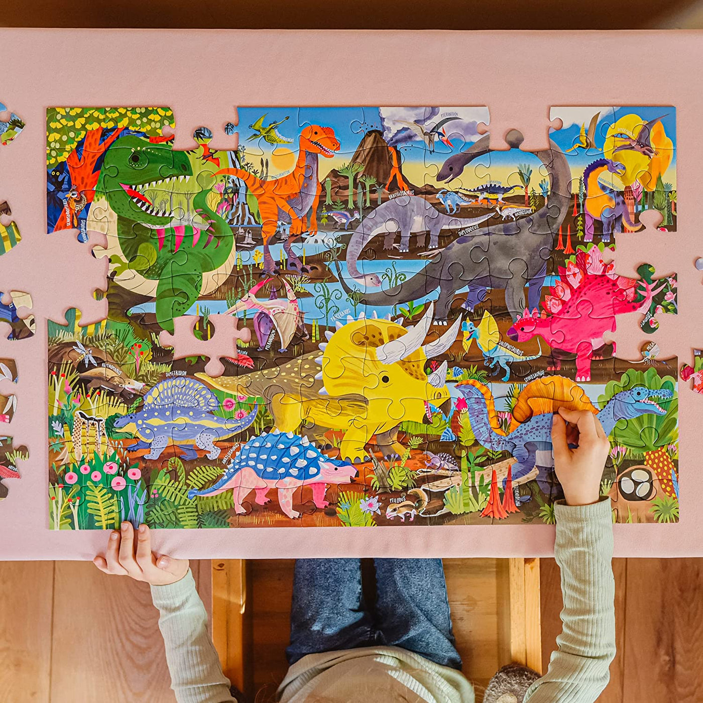 Land of Dinosaurs 100 Piece Puzzle - Safari Ltd®