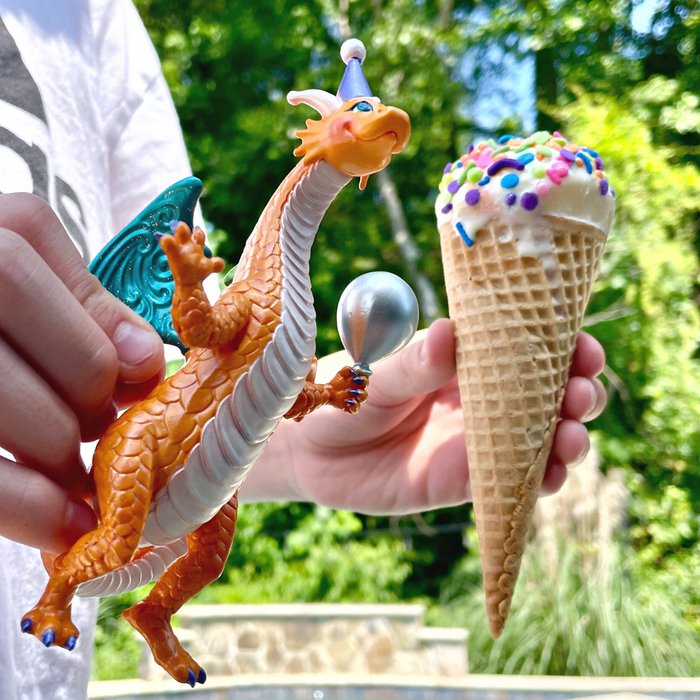 Party Dragon Toy - Safari Ltd®