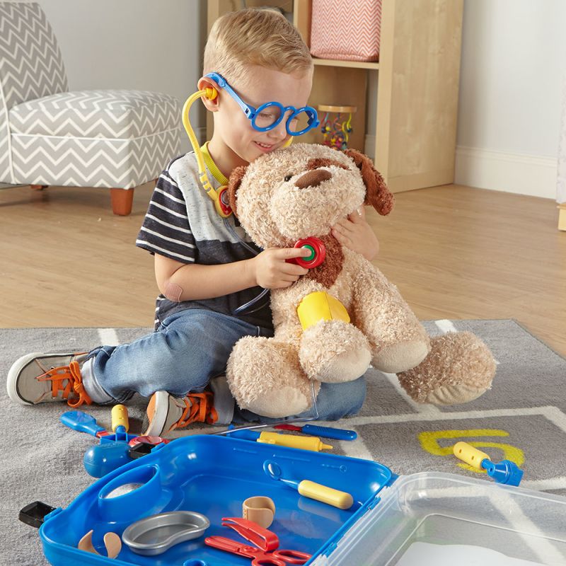 Pretend & Play Doctor Set - Safari Ltd®