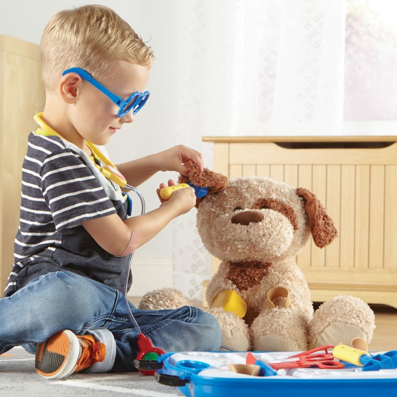 Pretend & Play Doctor Set - Safari Ltd®