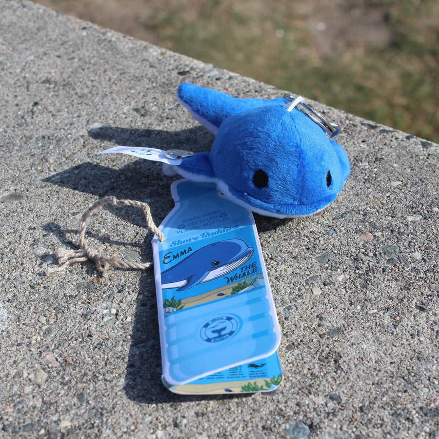 Shore Buddies Emma the Whale Keychain - Safari Ltd®