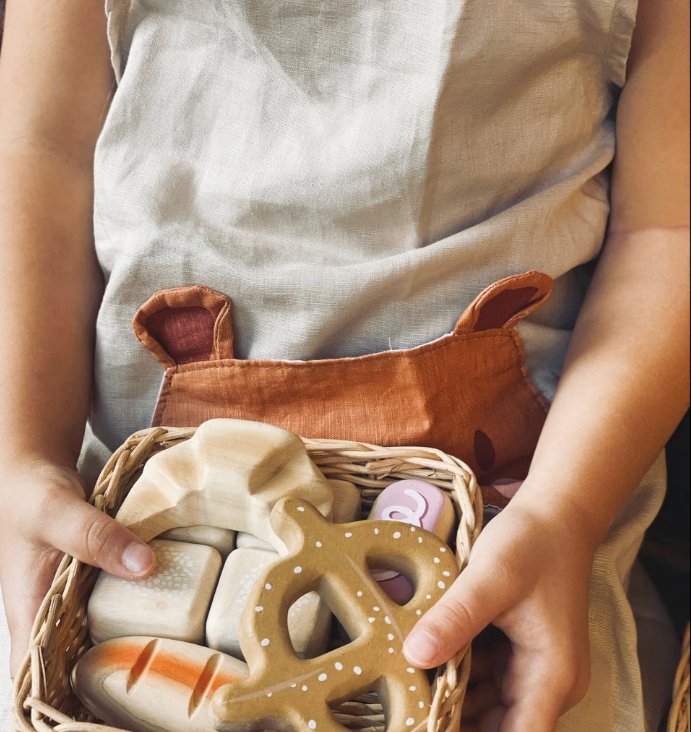 Tender Leaf Toys Bread Basket - Safari Ltd®